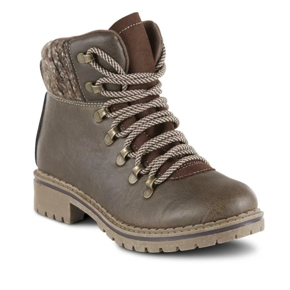 Route 66 Juniors' Darci Ankle Boot - Brown size 11 med wIdth. Padded Collar. NWT
